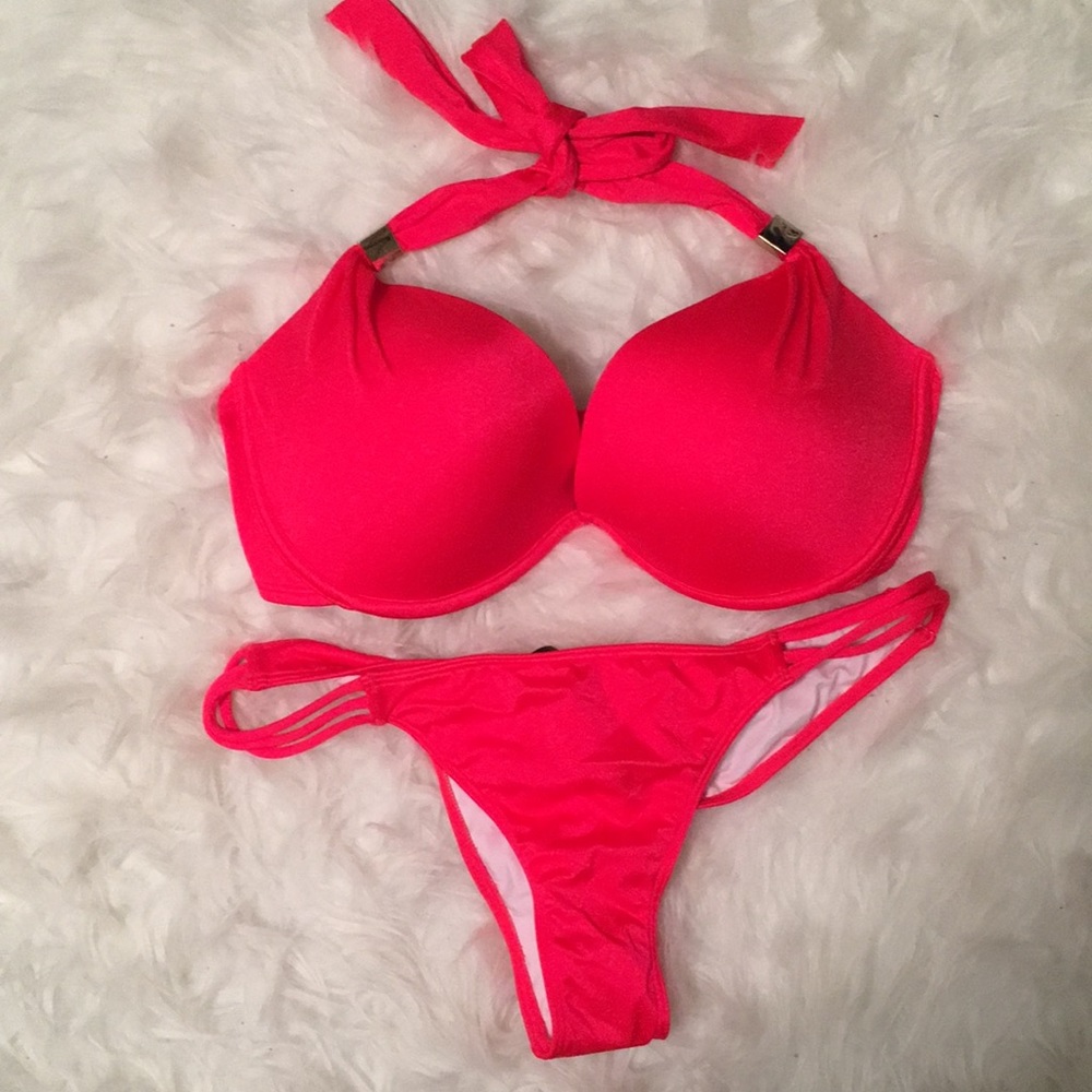 Hot pink VS swim set